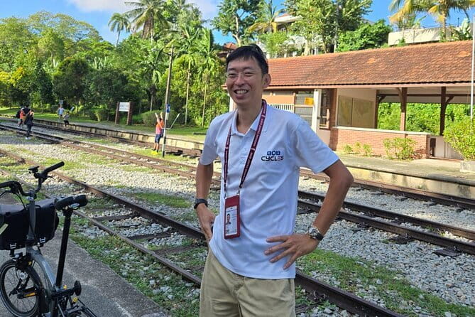 Singapore Cycling Tour - Rail Corridor, Civic District, & Food! - Why this route feels different: Rail Corridor to Civic District, in one day