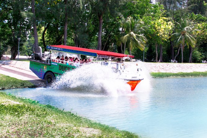 Singapore Duck Tour - The vintage amphibious ride: fun, but don’t expect a cushy bus