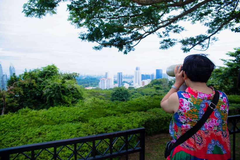 Singapore: Faber Peak Guided Walking Tour with Breakfast - The Forest Walkway and the Local-Favorite Finish