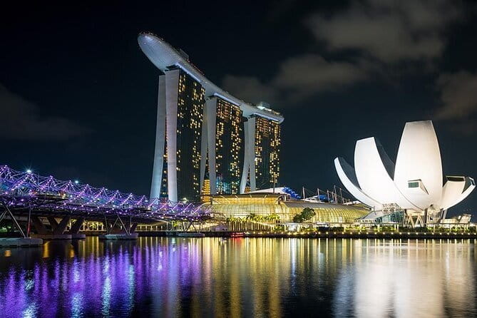 Singapore Flyer Tickets with Time Capsule - Photo and Landmark Tips: Get Oriented Fast