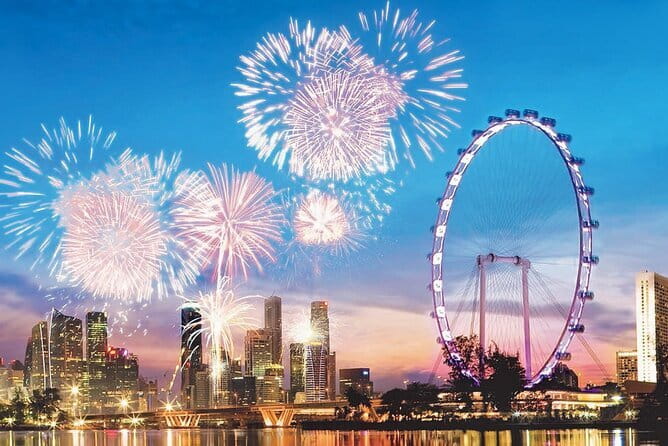 Singapore Flyer - Inside the capsule: comfort, safety, and the photo-friendly pace
