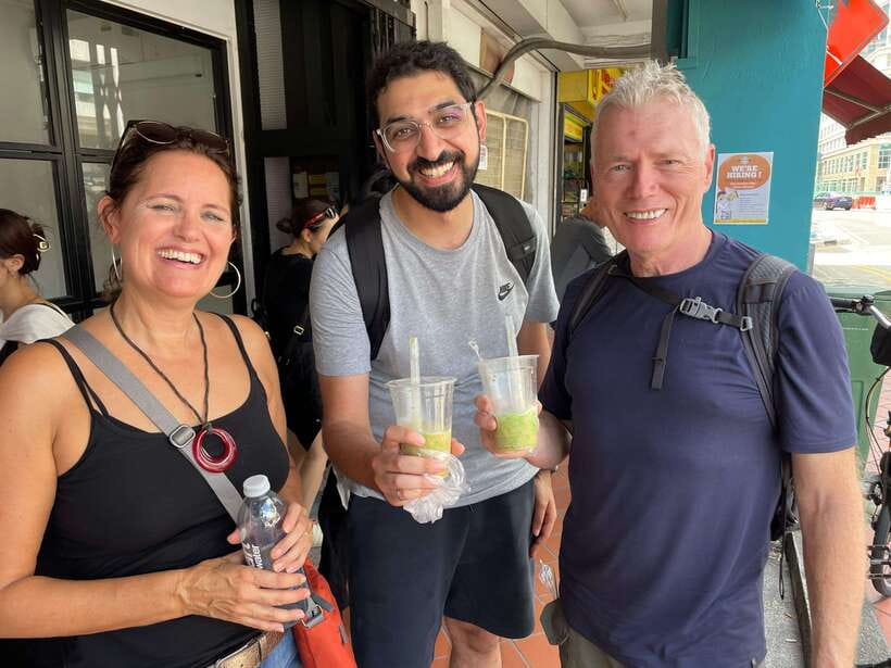 Singapore: Food and Bike Tour - Downtown - Cycling Through Chinatown, Little India, and Kampong Glam: What Changes as You Ride