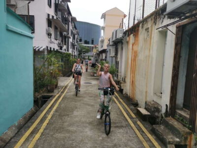 Singapore: Food and Bike Tour: Katong District - Why Katong by bike feels smarter than a food-only crawl