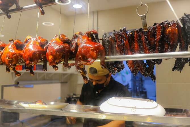 Singapore Foodie Experience Guided Tour with 5 dishes Tasting - Temple Street Finish: Soya Sauce Chicken Rice + Dessert