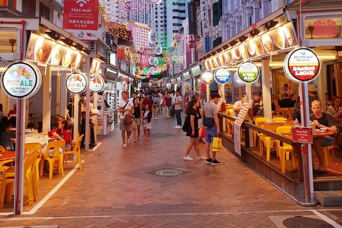 Singapore Foodie Experience Guided Tour with 5 dishes Tasting - What to Expect From the Walking Pace