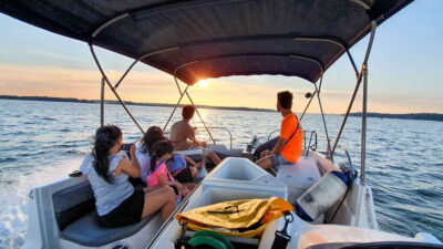 Singapore: Guided Boat Tour and Kelong Fish Farm Visit - Learning the Sea: Channels, Seaman Lingo, and Sembawang