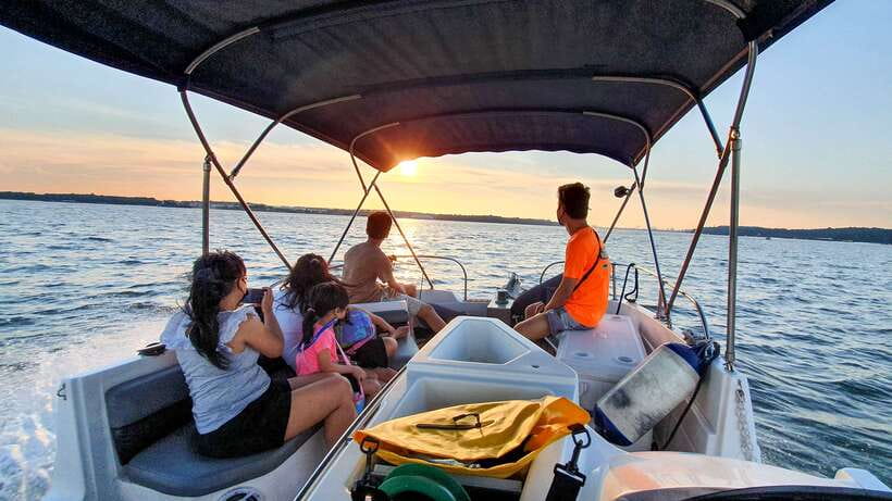Singapore: Guided Boat Tour and Kelong Fish Farm Visit - Learning the Sea: Channels, Seaman Lingo, and Sembawang