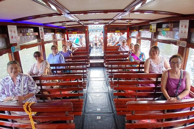 Singapore Guided Night Tour with 2 Light Shows & River Cruise - Lau Pa Sat at the end: optional hawker-food detour