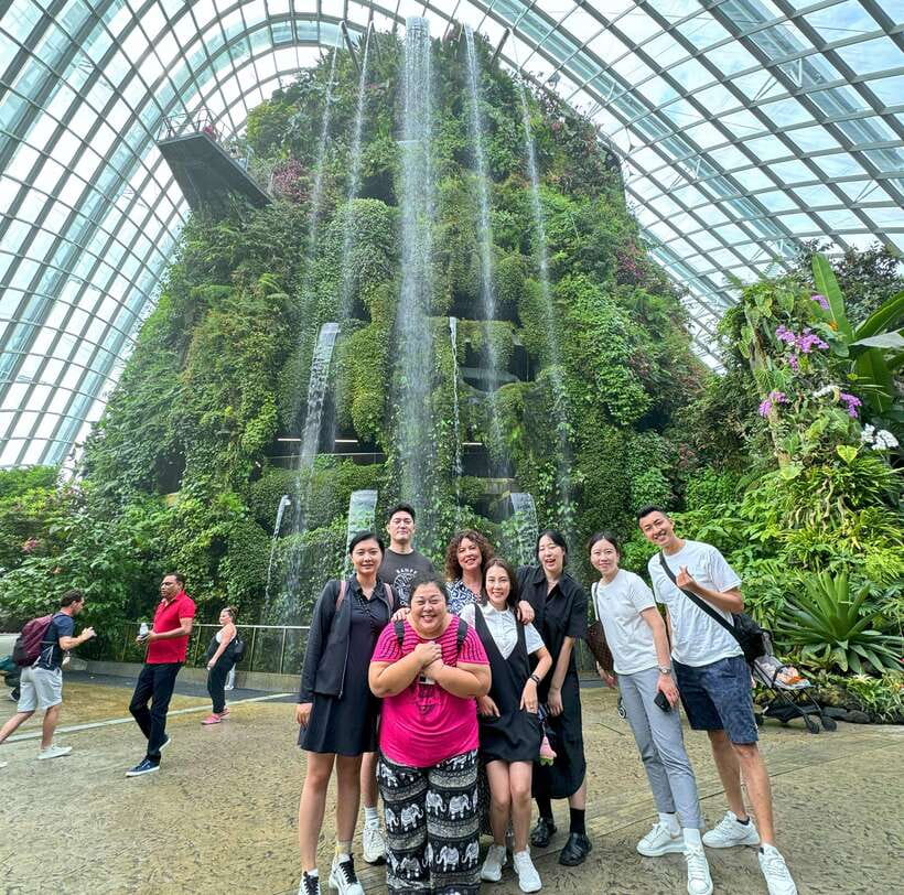 Singapore: Highlights and Hidden Gems Private Car Tour - Singapore Living: coffeeshop talk and housing context
