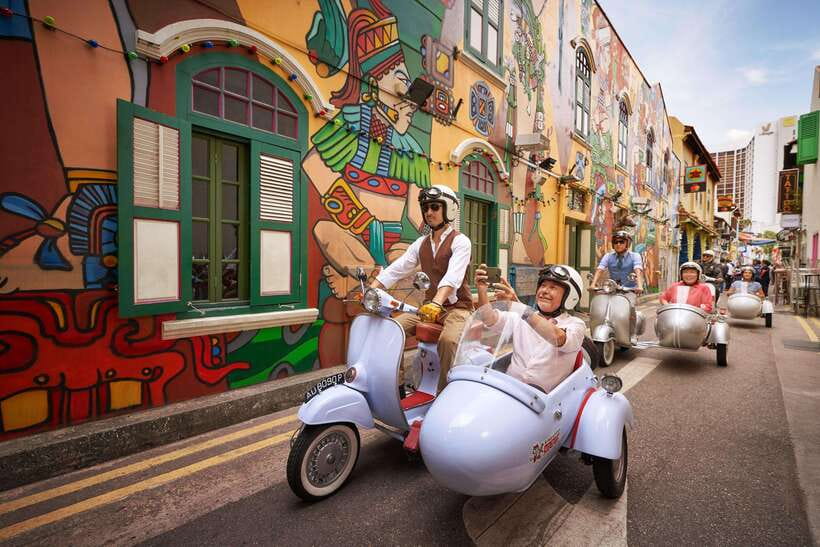 Singapore: Kampong Glam & Civic District Vespa Sidecar Ride - Why a Vespa Sidecar Works So Well in Singapore