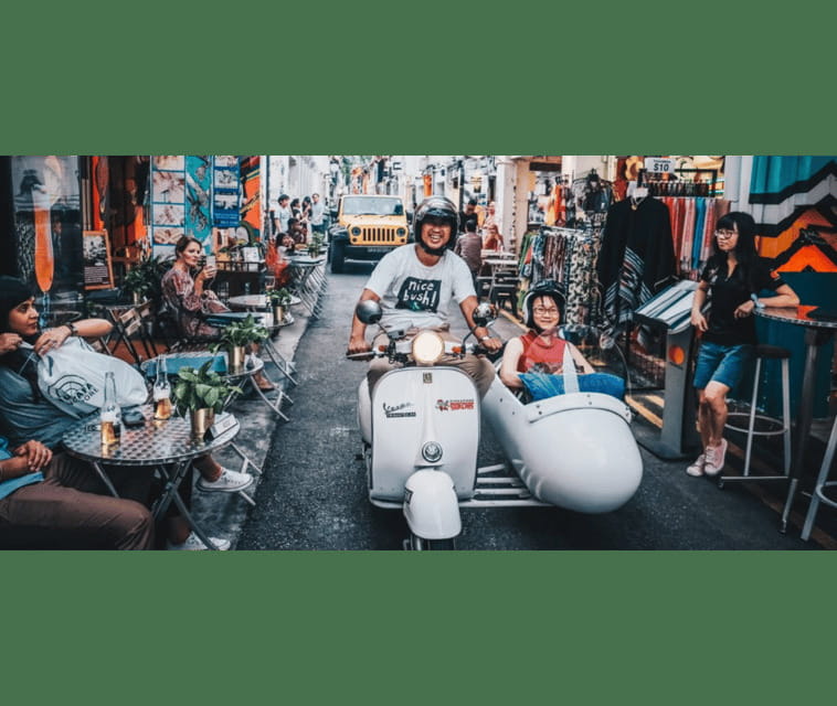 Singapore: Kampong Glam & Civic District Vespa Sidecar Ride - Sultan Mosque and Malay Heritage Centre: Faith and Urban Change