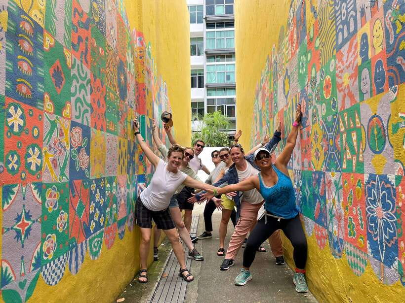 Singapore: Katong Local Food and City Highlights Tour - Why Katong and Joo Chiat is ideal for a food walking tour