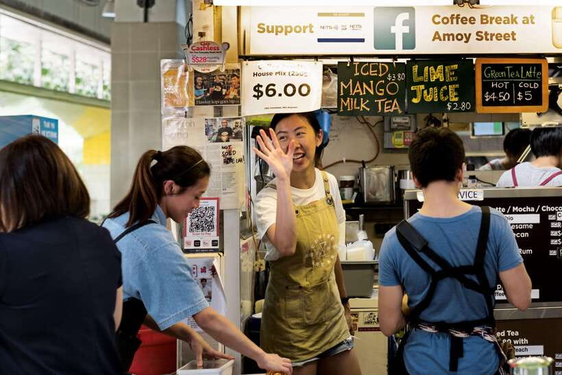 Singapore: Lau Pa Sat Night Street Food with Marina Bay Walk - Amoy Street Food Centre Tea-Time Snack and Local Drink
