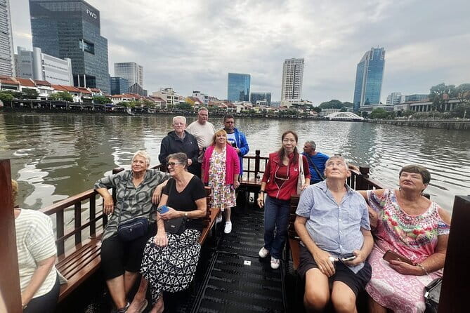 Singapore light to night : River Cruise & 02 Stunning Light Shows - A 4.5-hour Singapore night run that hits the must-sees