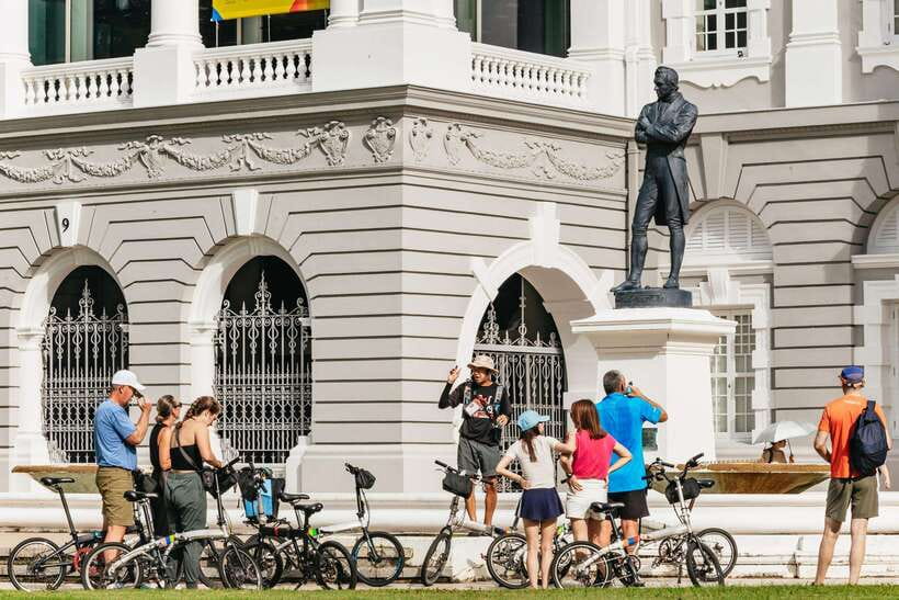 Singapore: Lion City Highlights Bike Tour - Meeting at Nicoll Highway MRT and Getting Rolling