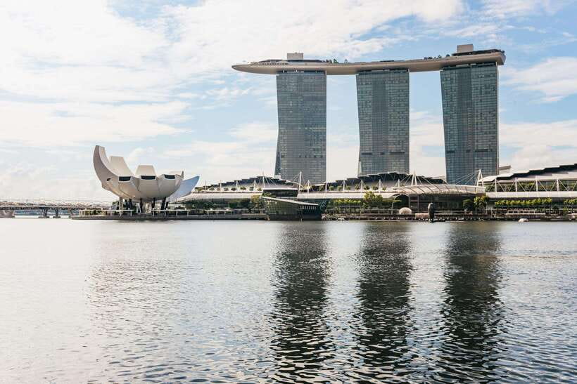 Singapore: Lion City Highlights Bike Tour - Chinatown to Clarke Quay: Shops, Streets, and the River Edge