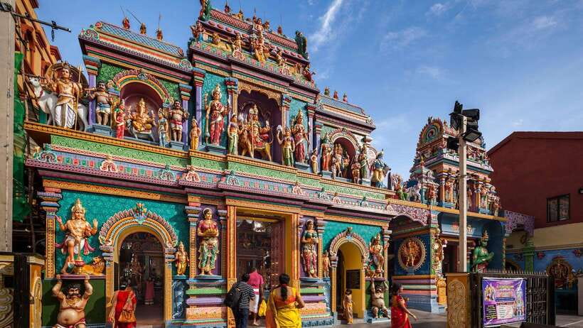Singapore: Little India, Tekka Centre and Food Tastings Tour - Little India on Foot: How the Neighborhood Tells Its Story
