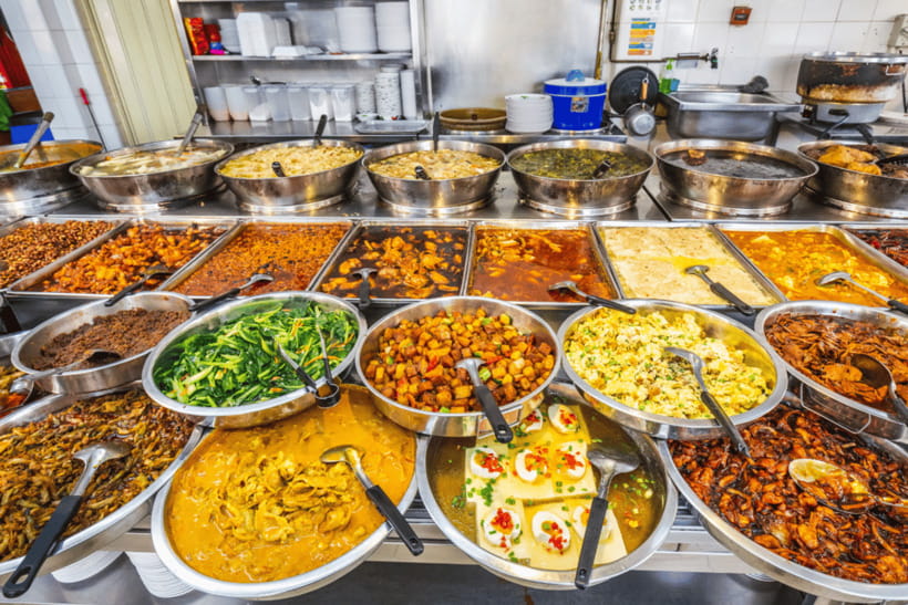Singapore: Little India, Tekka Centre and Food Tastings Tour - Tan Teng Niah Villa Views: When Cultures Mix in One Block