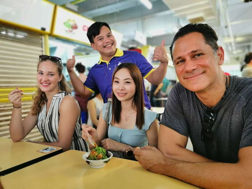 Singapore: Local Hawker Food Tour with Tastings - Chinatown MRT start: why the meeting point matters