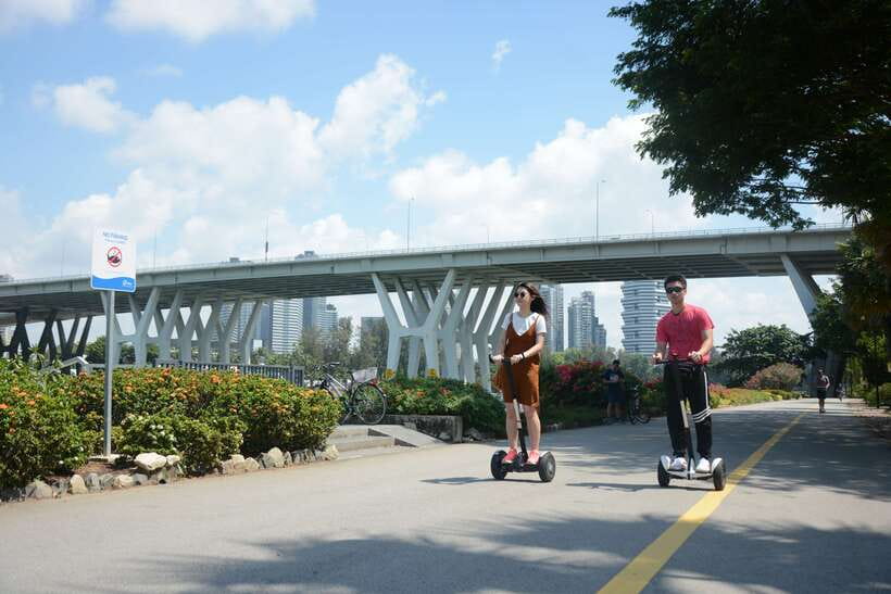Singapore: Marina Bay Mini Segway Tour - Helmet On, Feet Ready: What the Training Really Feels Like