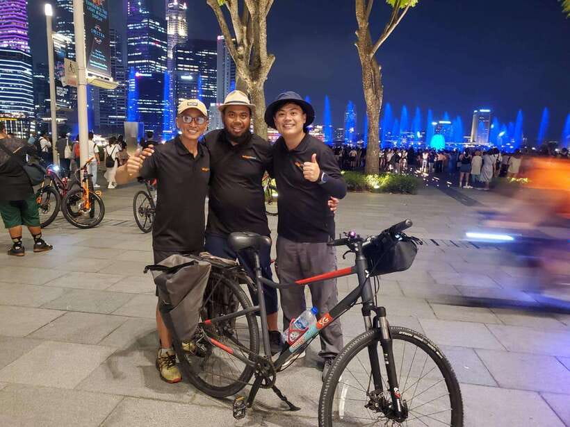 Singapore: Marina Bay Night Tour by Bicycle - A 2-hour loop built for the best light in Singapore