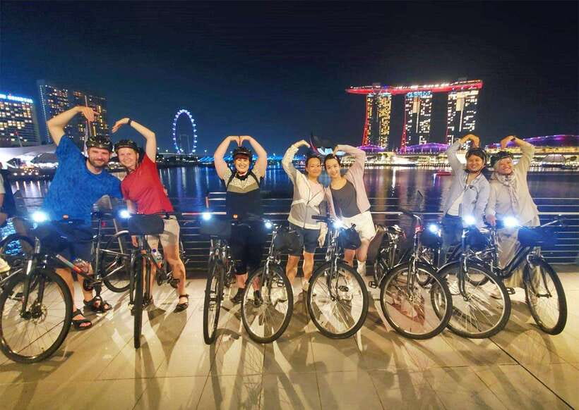 Singapore: Marina Bay Night Tour by Bicycle - Guides make or break the ride: the human touch