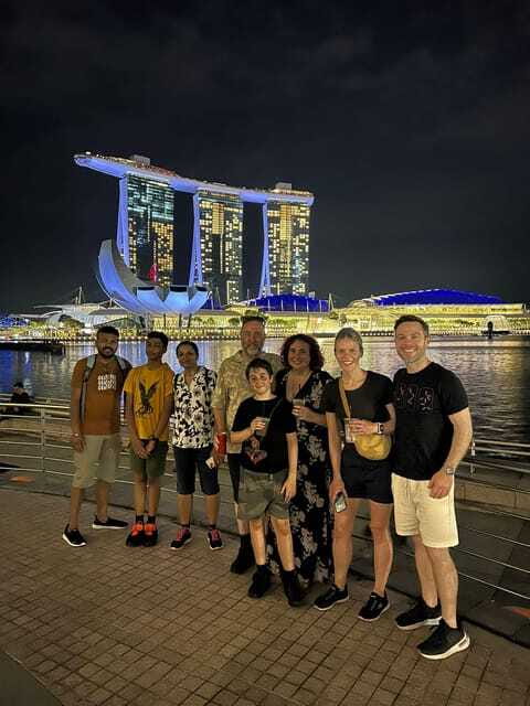 Singapore: Marina Bay Nighttime Walking Tour - Helix Bridge: the LED pedestrian moment