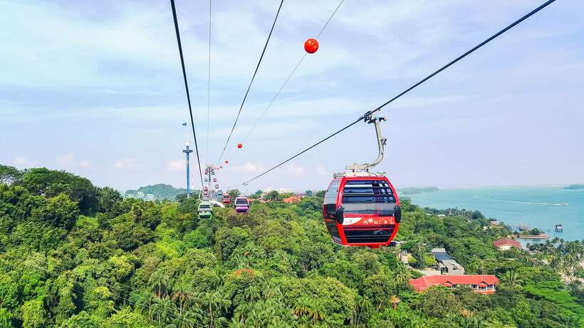 Singapore: Pass Save up to 50% - Includes Universal Studios - Marina Bay icons: when the pass turns Singapore into a photo walk