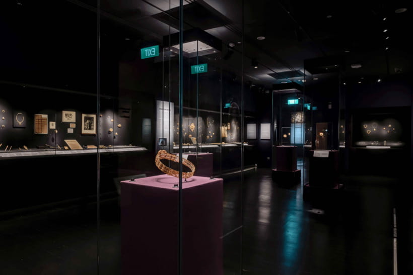 Singapore: Peranakan Museum Admission Ticket - Beaded Slippers, Jewelry, and Wedding Attire You Can Study Closely