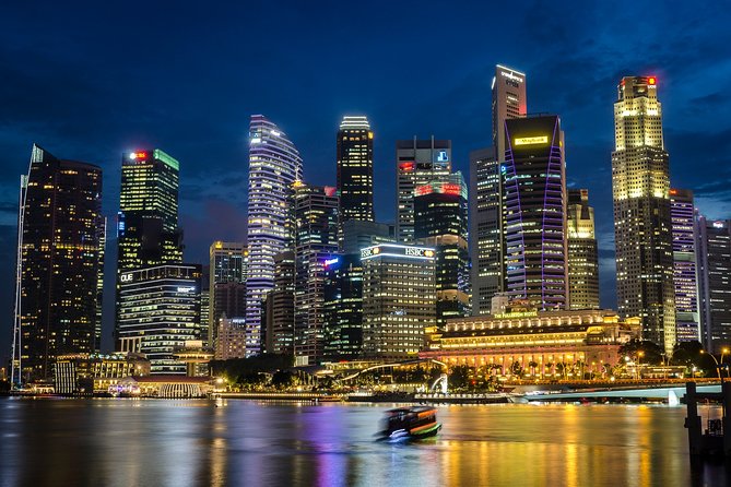 Singapore Photography Masterclass - Private Photography Lesson - Day street vs night portfolio: pick the mood you want