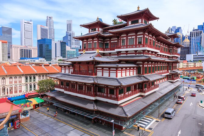 Singapore Private Customized City Tour with Driver - Sri Veeramakaliamman Temple and the Hindu-carving start