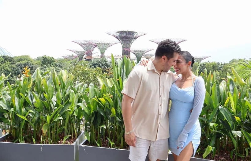 Singapore Private Customized Walking Tour in SPANISH! - Pickup, heat, and rain: how the “no-transport” setup affects your day