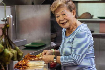 Singapore: Private Food Tour – 10 Tastings with Locals - Teh Tarik and Rojak: Two Classics, Two Ways to Read Singapore