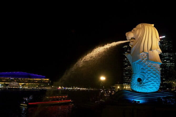 Singapore Private Night Cycling with Dinner - Marina Bay Waterfront Promenade: ride the skyline edge