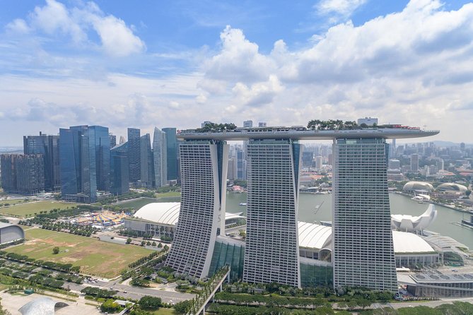 Singapore: Private Walking Tour with a Local - Key points