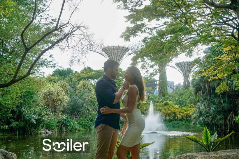 Singapore: Professional photoshoot at Gardens by the Bay - Price and Value: What $106 Buys for Up to 8 People
