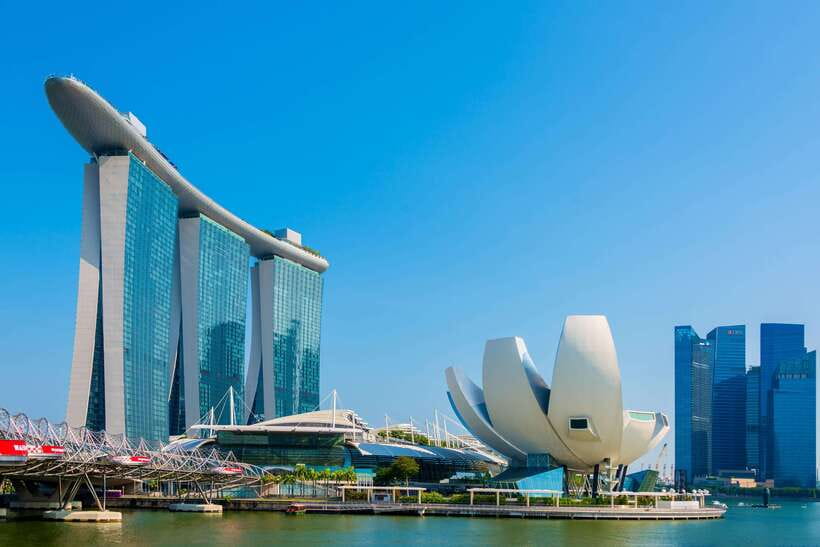Singapore: Professional Photoshoot at Merlion Park - Price and Value: When $106 Makes Sense for Your Group