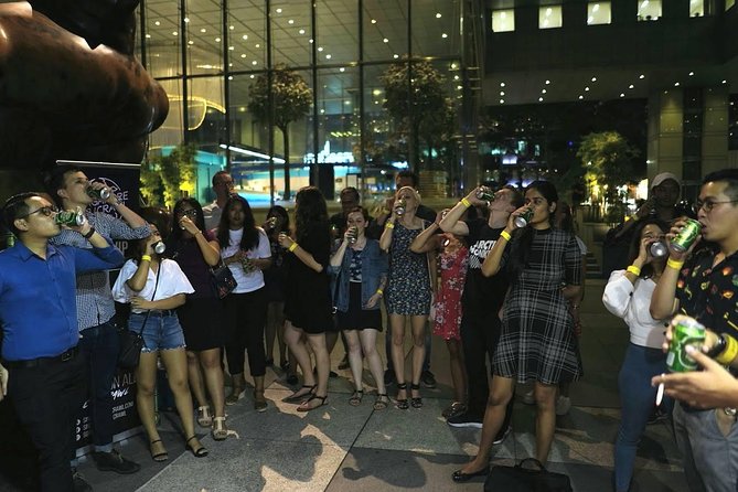 Singapore Pub Crawl - The final club: VIP entry and late-night dancing