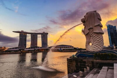 Singapore River Cruise, Garden Rhapsody & Spectra by CYT - Merlion Park at Golden Hour: Where the Skyline Photos Make Sense