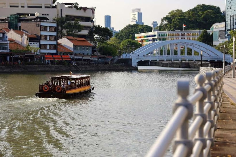 Singapore River Cruise, Garden Rhapsody & Spectra by CYT - Guides Matter: Jingle, Simson, Francis, and William Ting