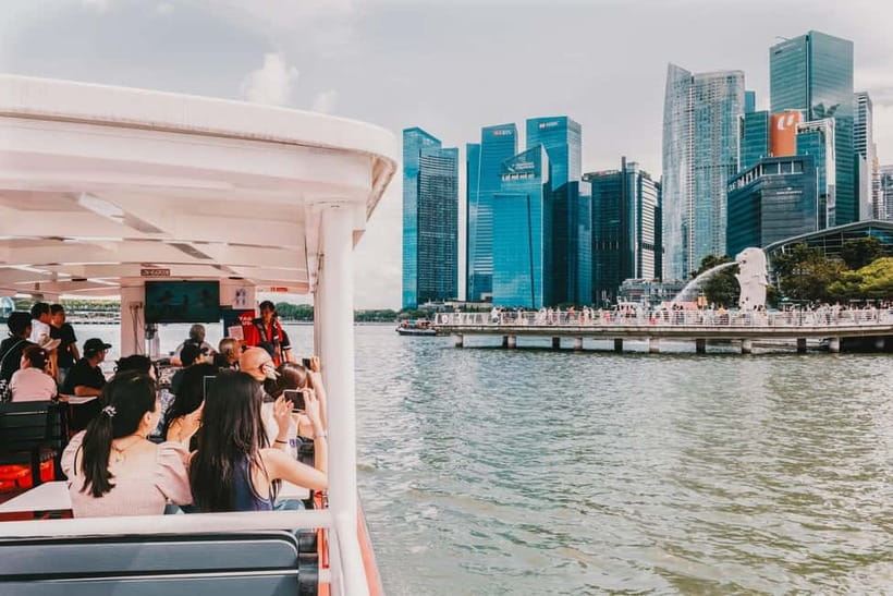 Singapore River Cruise, Spectra & Garden Rhapsody Light Show - Walking, stairs, and uneven ground: what to expect on your feet