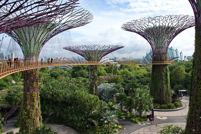 Singapore River Cruise Tour with E-Tickets - Marina Bay Sands: the skyline moment people remember