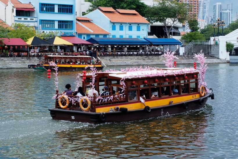 Singapore: Singapore River Cruise - Shophouses by the river: why the buildings matter