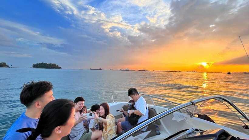 Singapore: Southern Island Cruise & Dining at Clubhouse - Cruise time, skyline timing, and what the 2-hour window really buys you