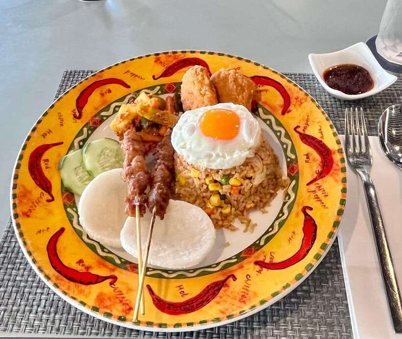 Singapore: Southern Island Cruise & Dining at Clubhouse - Menu details and dietary reality: what not halal certified means for you