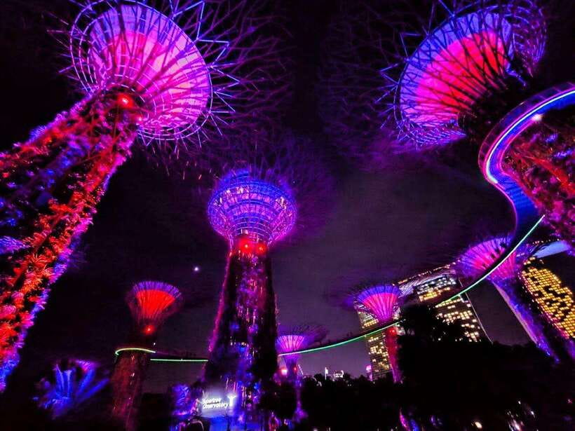 Singapore: Sunset City Tour by Kick Scooter - Merlion Park at sunset: the photo stop that anchors the evening