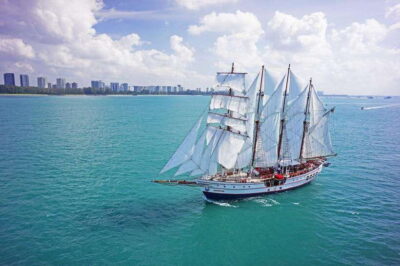 Singapore: Sunset Tall Ship Cruise with 4-Course Meal - Getting on board: where to meet and what to look for