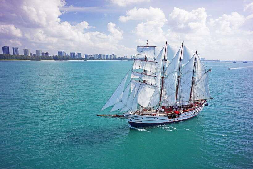 Singapore: Sunset Tall Ship Cruise with 4-Course Meal - Getting on board: where to meet and what to look for