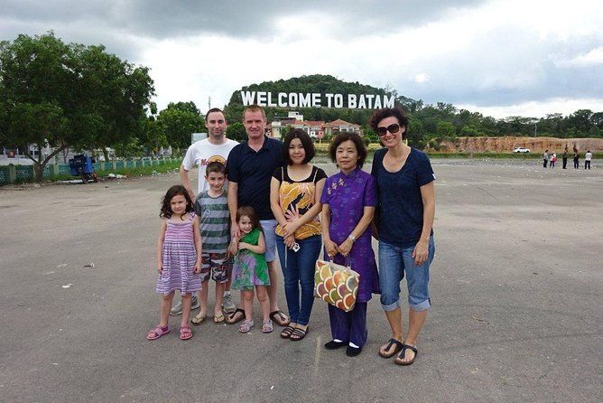 Singapore to Batam:City Tour with Ferry Tickets & Lunch - Maha Vihara Duta Maitreya Temple and 70 Fahrenheit Koffie