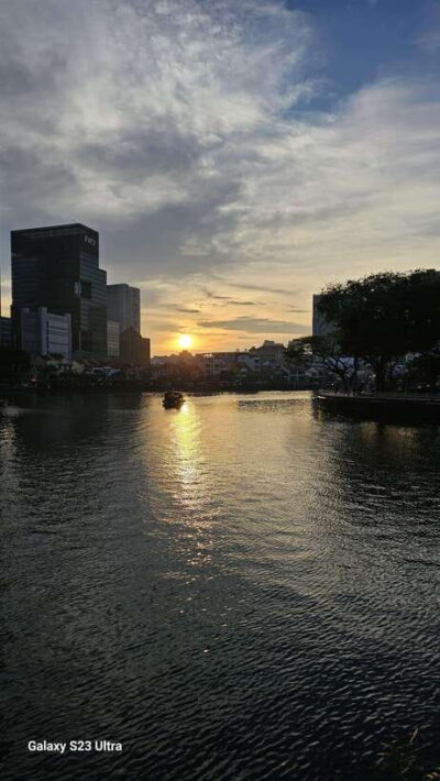 Singapore Twilights with River Cruise & Light Shows - Pickup and Clarke Quay: Starting the Night Without Logistics Headaches